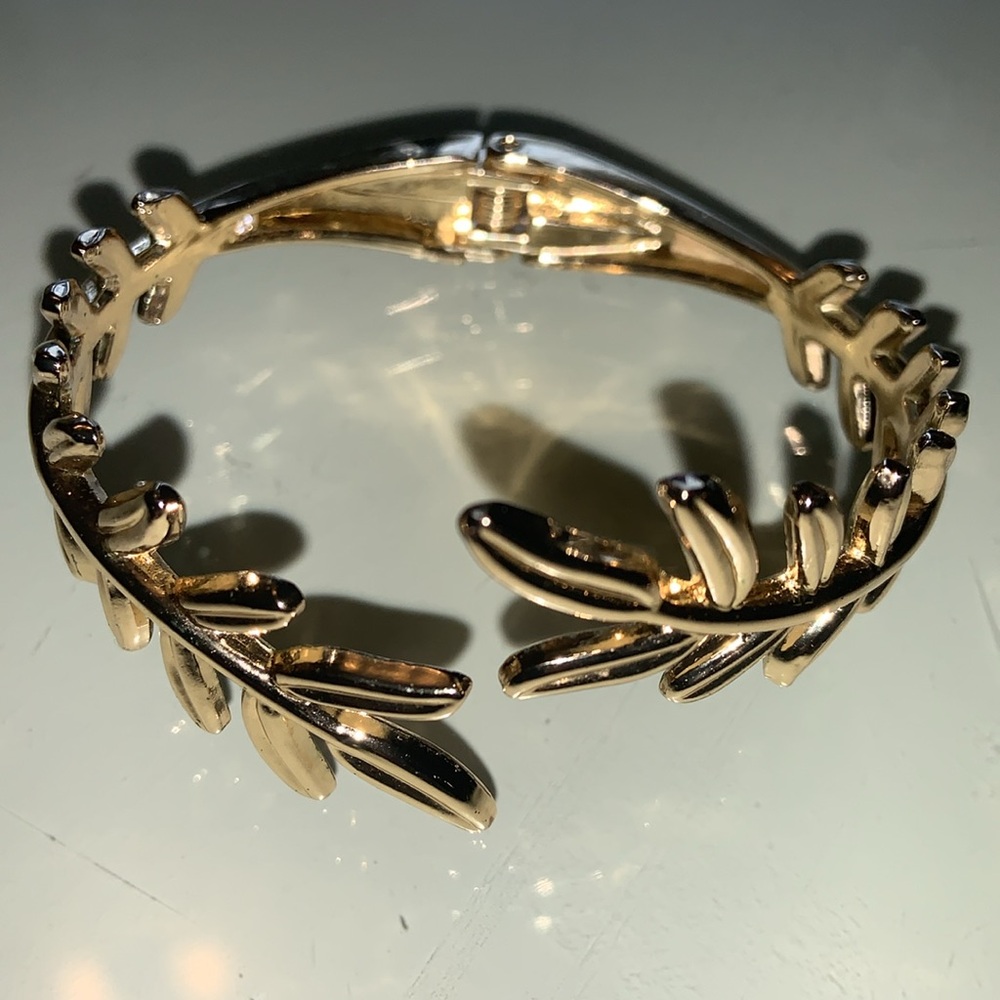 Gold Leaf Design Women's Jewelry